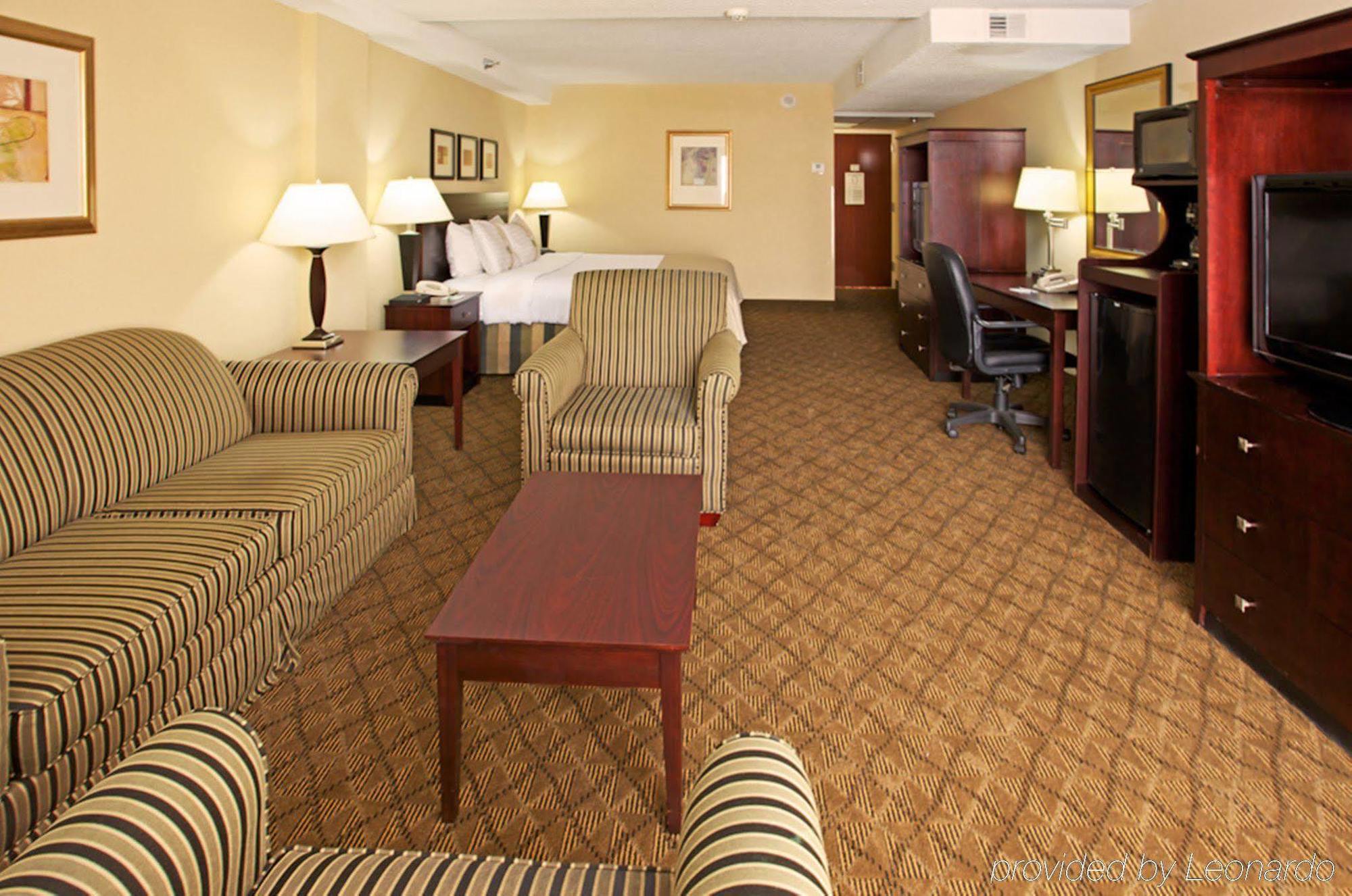 Holiday Inn Hotel And Suites Beaumont-Plaza I-10 & Walden, An Ihg Hotel Room photo